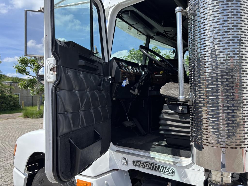 Freightliner FLD 112 6X4 10-Speed Rockwell, Cummins, Engine bra Chassis