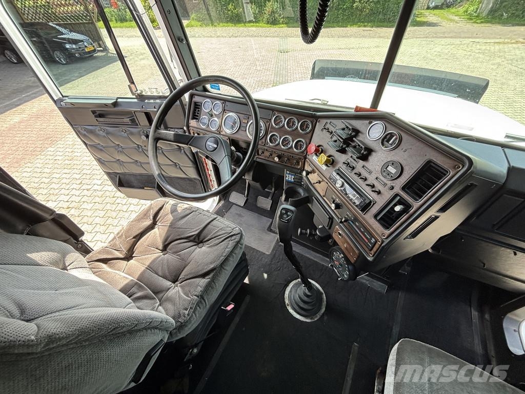Freightliner FLD 112 6X4 10-Speed Rockwell, Cummins, Engine bra Chassis
