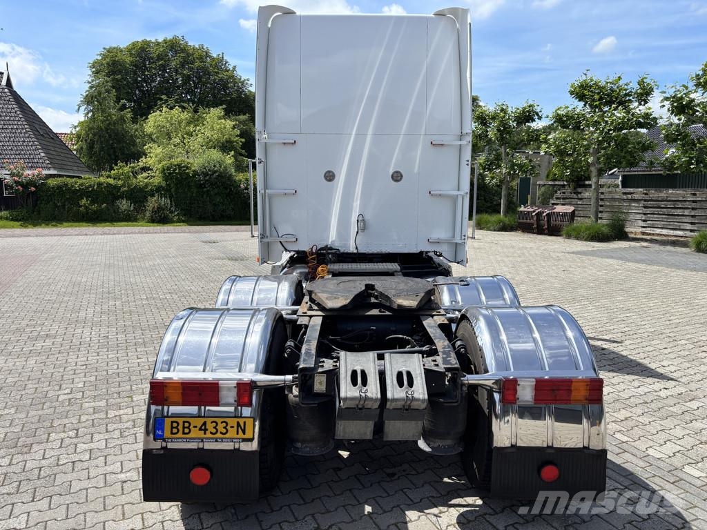 Freightliner FLD 112 6X4 10-Speed Rockwell, Cummins, Engine bra Chassis