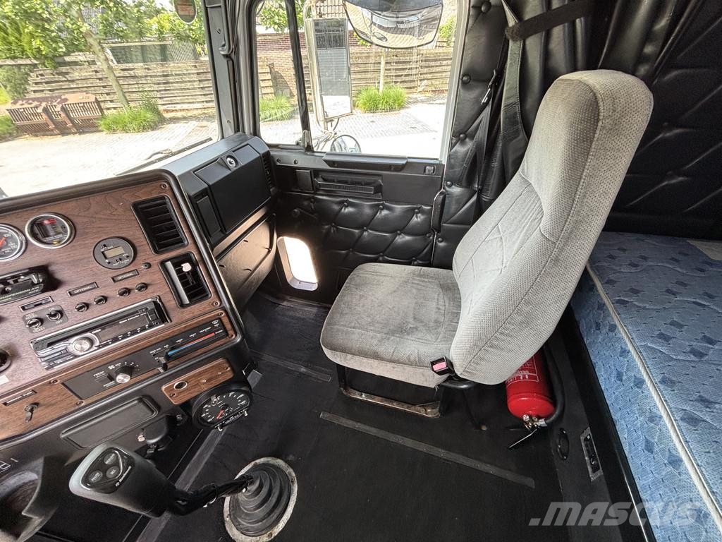 Freightliner FLD 112 6X4 10-Speed Rockwell, Cummins, Engine bra Chassis