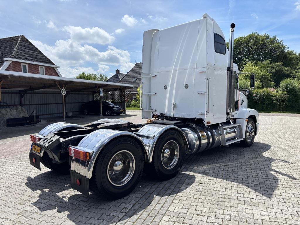 Freightliner FLD 112 6X4 10-Speed Rockwell, Cummins, Engine bra Chassis