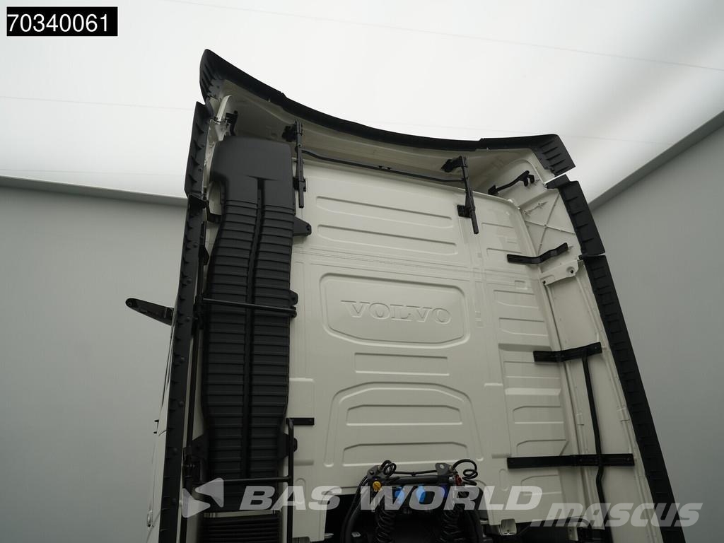 Volvo FH16 700 FH 4X2 NEW! Retarder 2xTanks I-ParkCool Sattelzugmaschinen