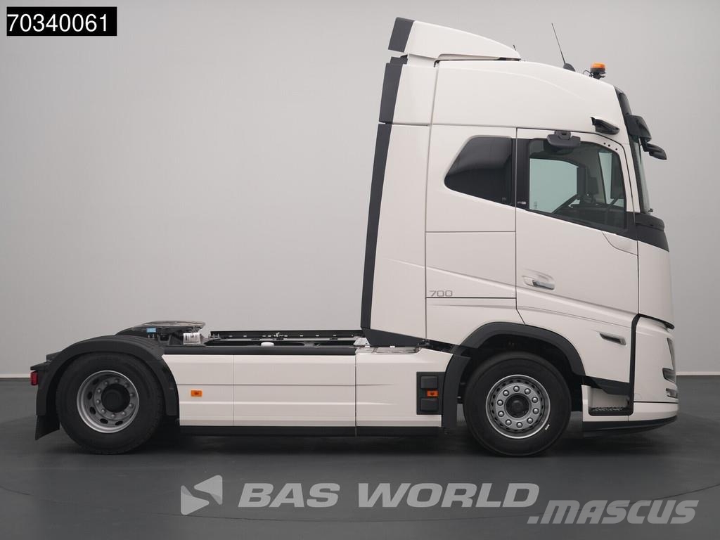 Volvo FH16 700 FH 4X2 NEW! Retarder 2xTanks I-ParkCool Tegljači