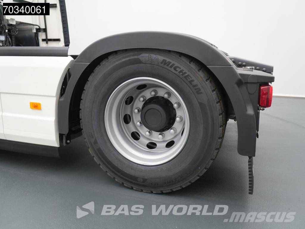 Volvo FH16 700 FH 4X2 NEW! Retarder 2xTanks I-ParkCool Sattelzugmaschinen