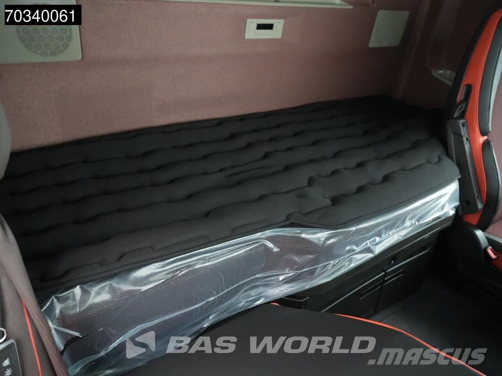 Volvo FH16 700 FH 4X2 NEW! Retarder 2xTanks I-ParkCool Sattelzugmaschinen