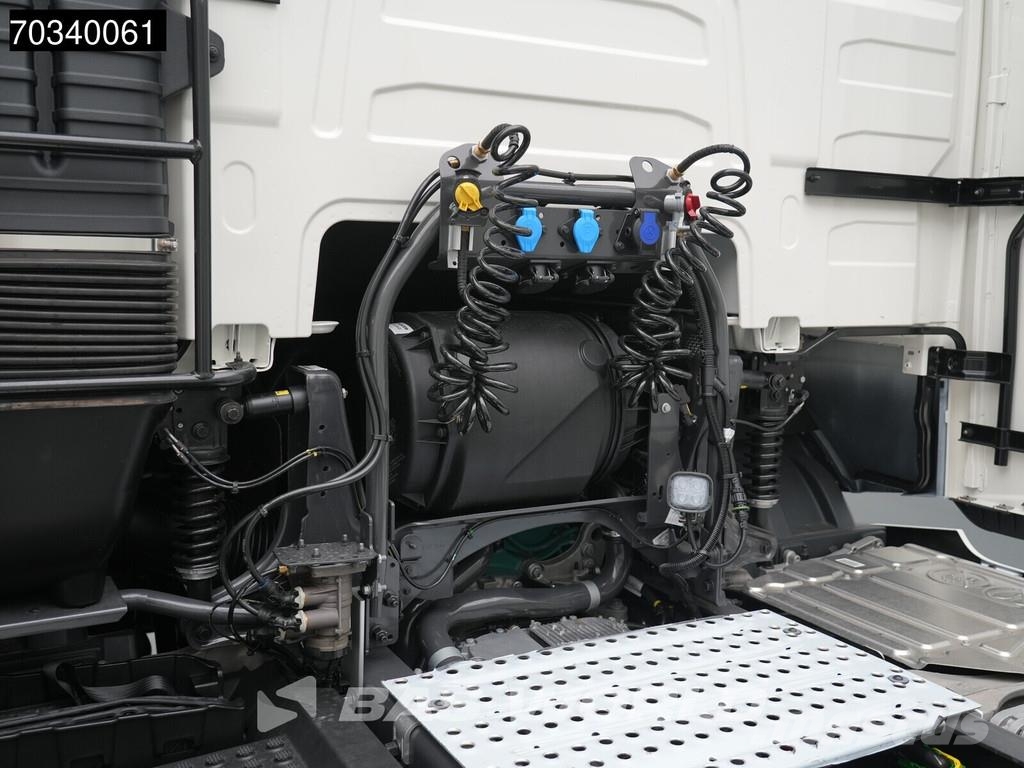 Volvo FH16 700 FH 4X2 NEW! Retarder 2xTanks I-ParkCool Sattelzugmaschinen