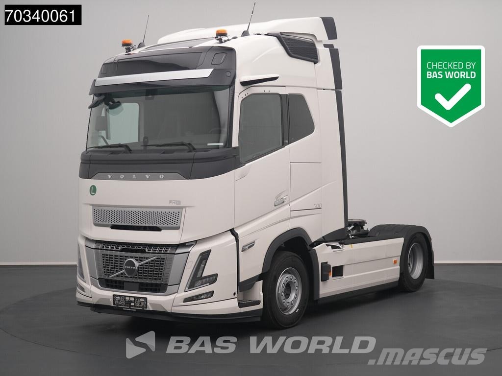 Volvo FH16 700 FH 4X2 NEW! Retarder 2xTanks I-ParkCool Tegljači