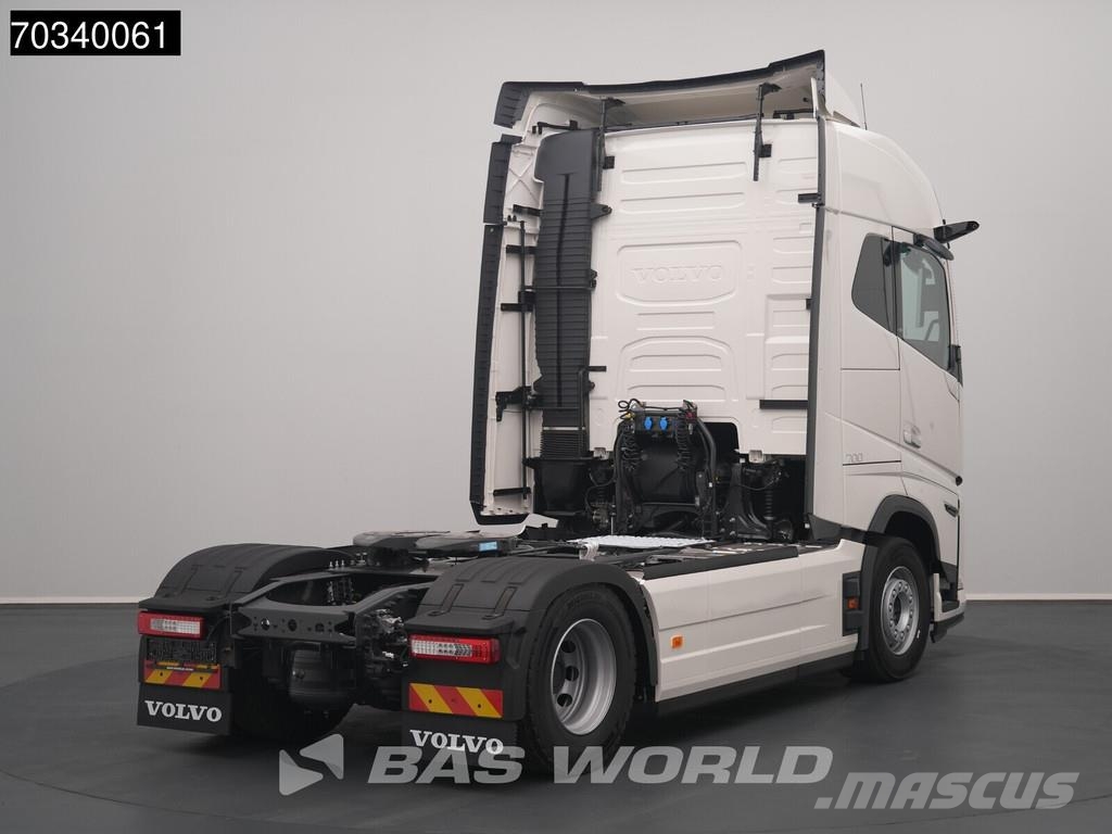 Volvo FH16 700 FH 4X2 NEW! Retarder 2xTanks I-ParkCool Sattelzugmaschinen