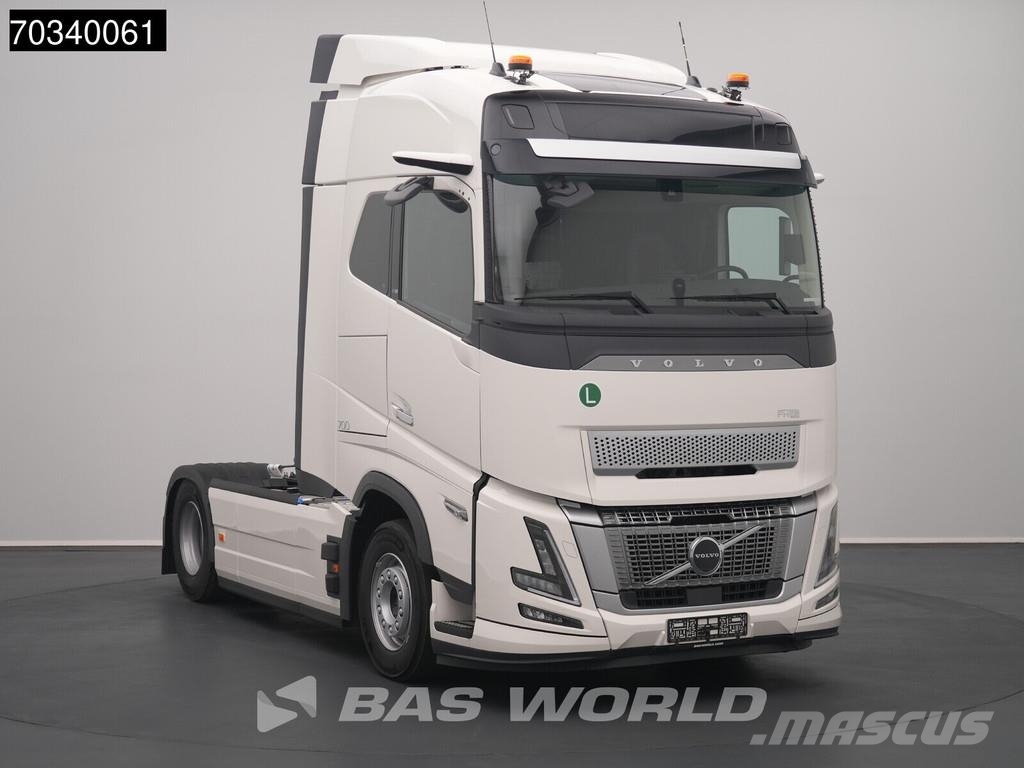 Volvo FH16 700 FH 4X2 NEW! Retarder 2xTanks I-ParkCool Sattelzugmaschinen
