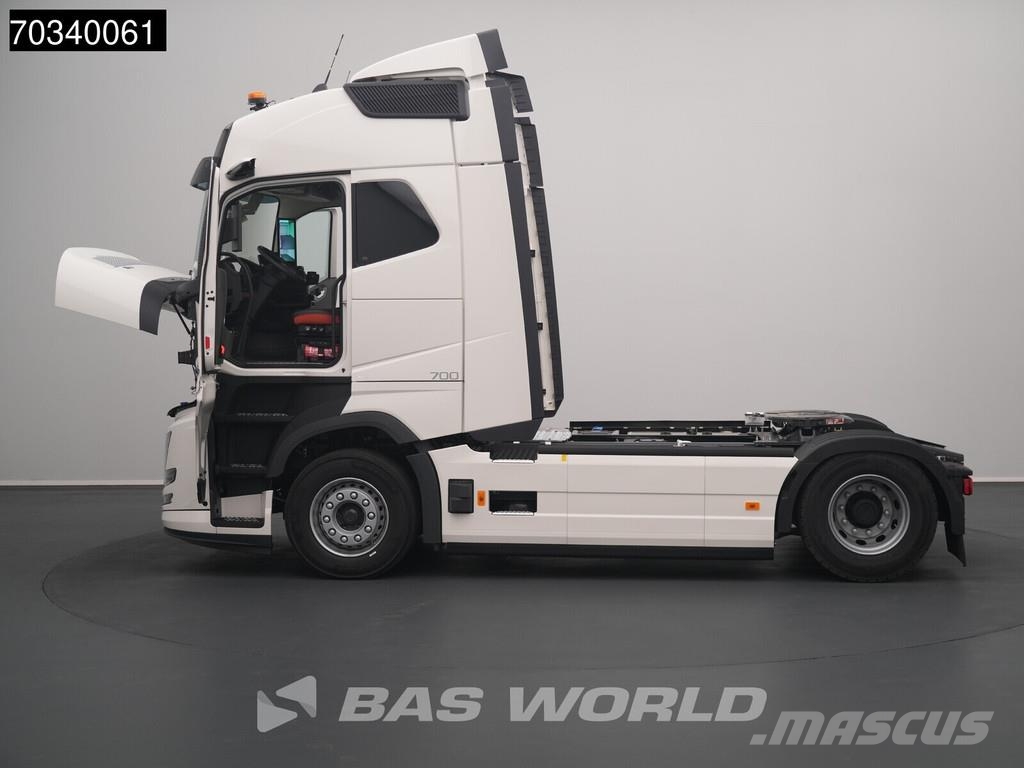 Volvo FH16 700 FH 4X2 NEW! Retarder 2xTanks I-ParkCool Sattelzugmaschinen