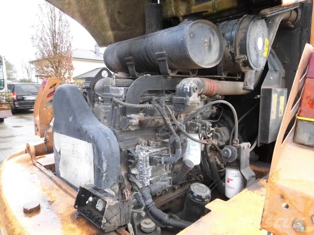 CASE 721 D Колесни товарачи