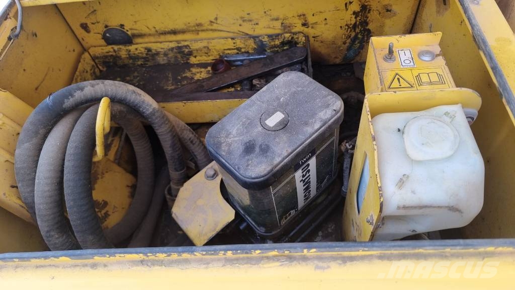 Komatsu PC 210 LC-10 Vikšriniai ekskavatoriai