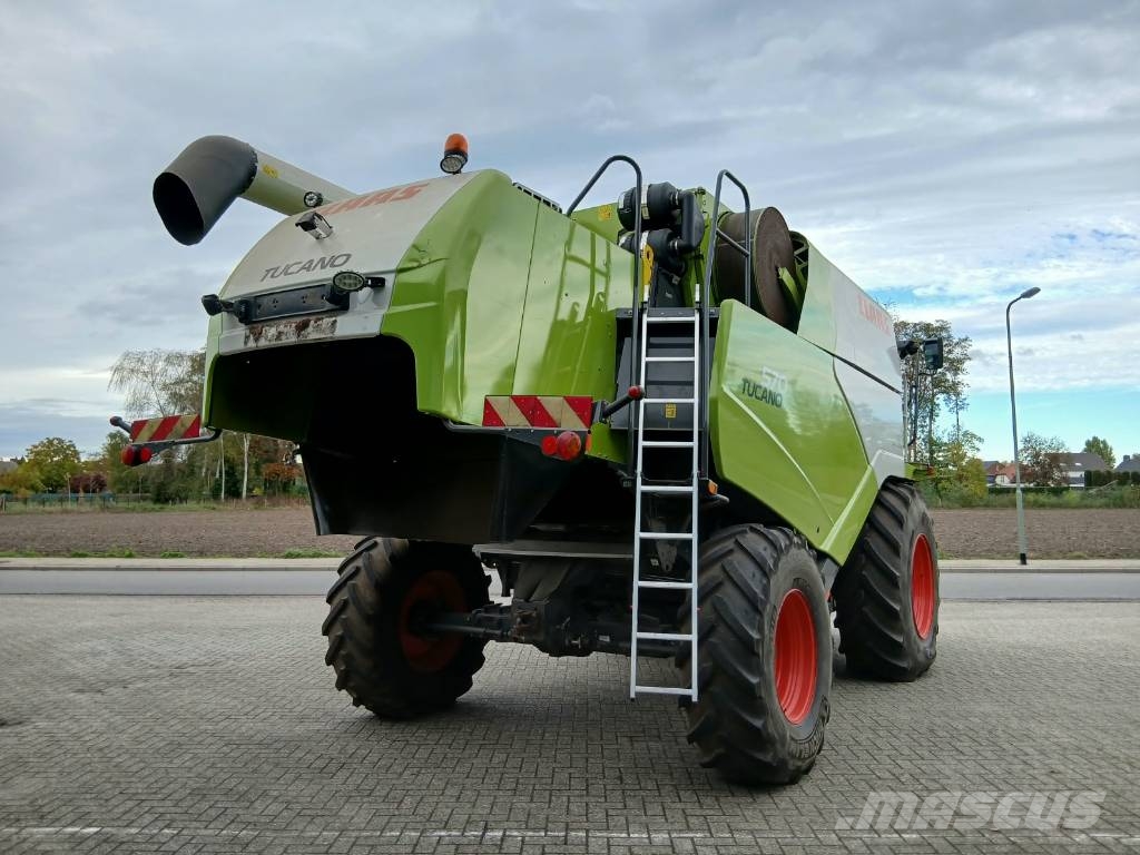 CLAAS Tucano 570 Maaidorsmachines
