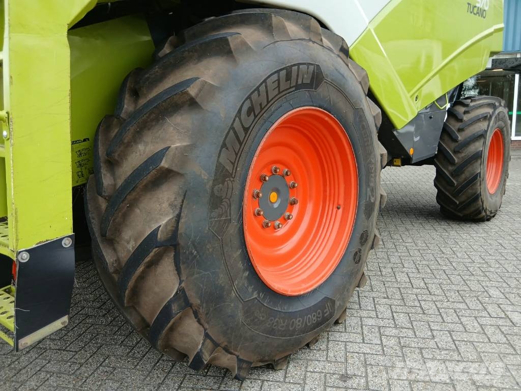 CLAAS Tucano 570 Maaidorsmachines