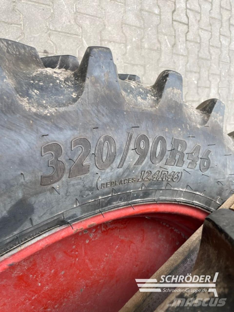 Fendt 2X 270/95 R32 / 2X 320/90 R46 BKT Dupli kotači