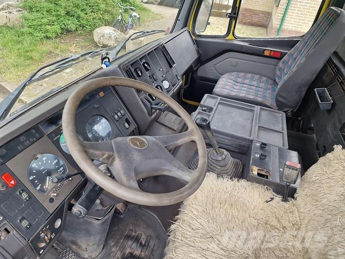 Mercedes-Benz 2527 B 6X4 Camiones de concreto