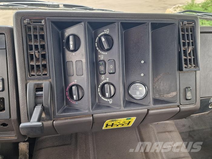 Mercedes-Benz 2527 B 6X4 Camiones de concreto