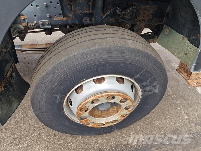 Mercedes-Benz 2527 B 6X4 Camiones de concreto