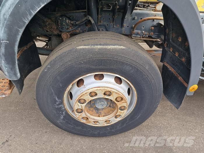 Mercedes-Benz 2527 B 6X4 Camiones de concreto