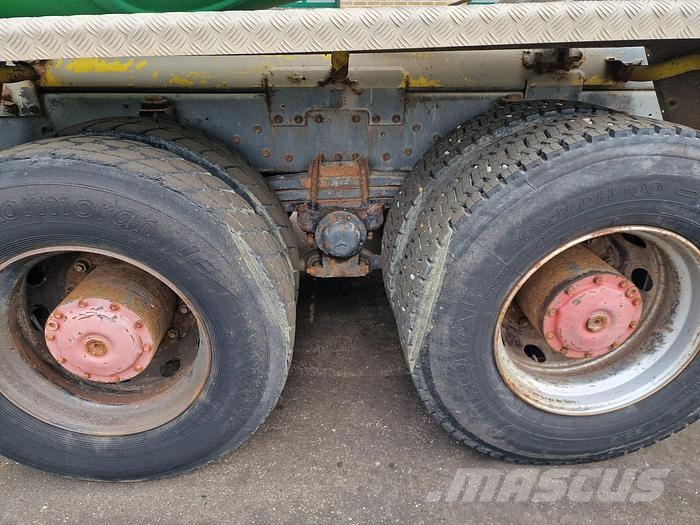 Mercedes-Benz 2527 B 6X4 Camiones de concreto