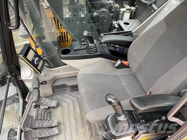 Volvo ECR145E Гусеничні екскаватори