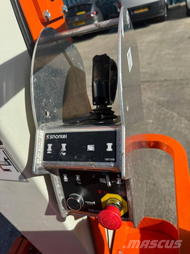 Snorkel TM16E Vertikaalsed mast tõstukid