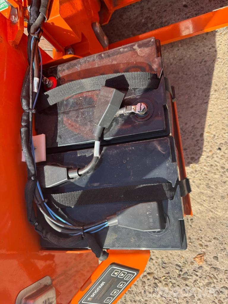 Snorkel TM16E Vertikaalsed mast tõstukid