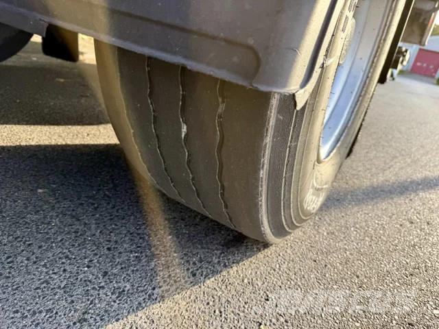 Pacton Carrier Vector 1850/3 x Achsen PBW/Lenk + Liftachs Hladilne polprikolice
