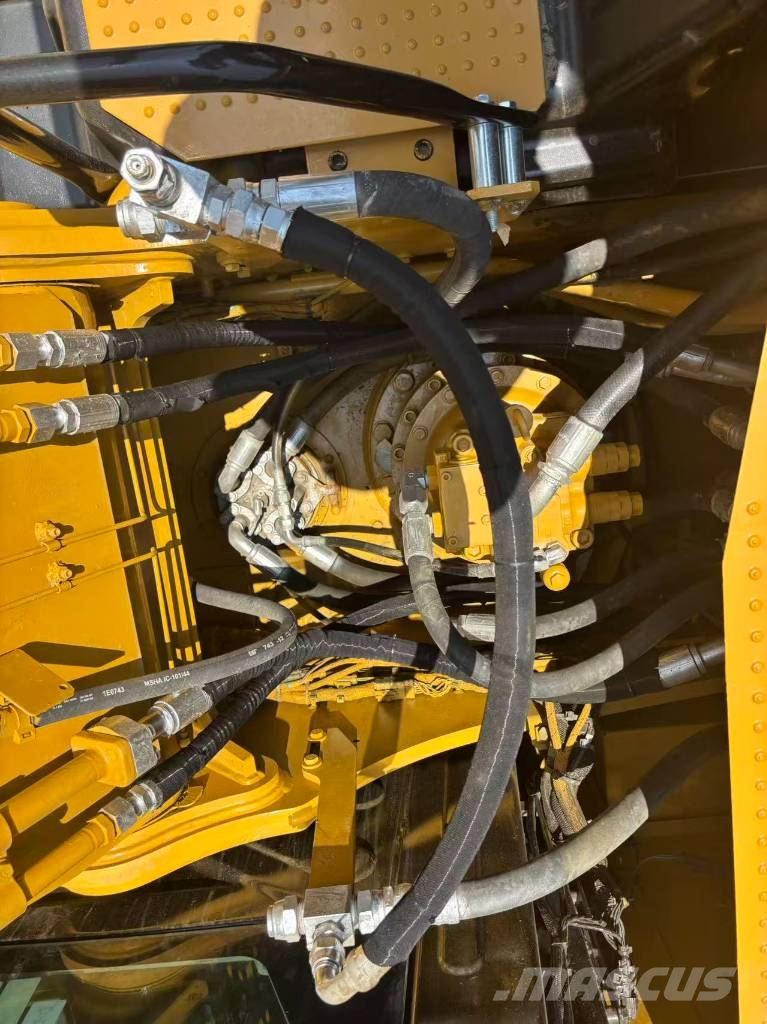 CAT 323 Bagri goseničarji