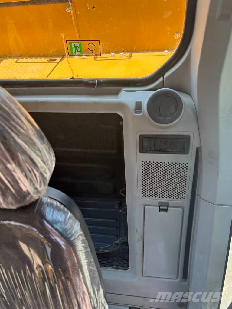CAT 323 Bagri goseničarji