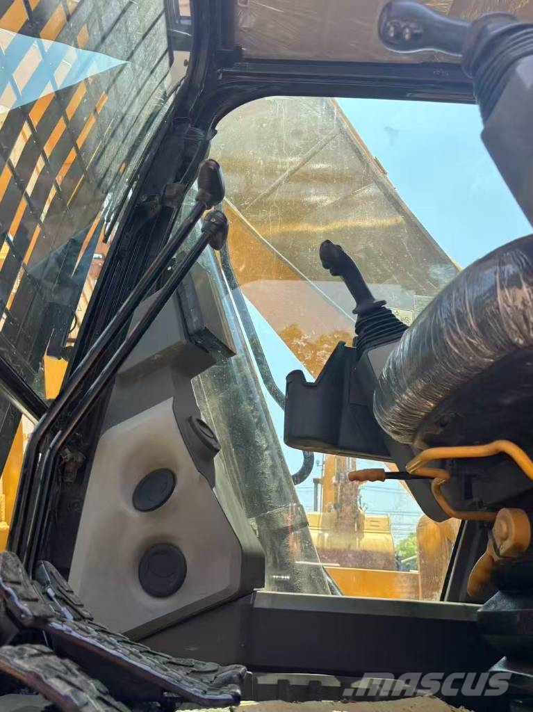 CAT 323 Bagri goseničarji