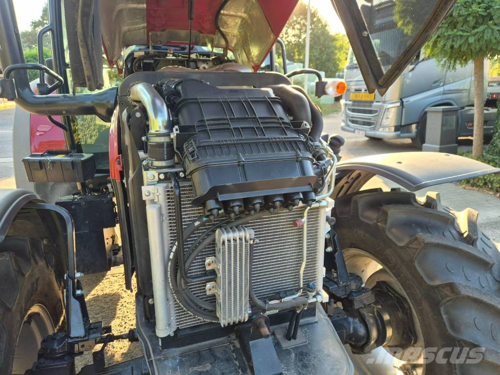 Case IH Farmall 100A Tractoren