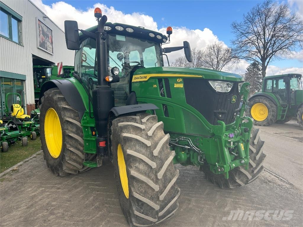 John Deere 6R215 Traktorok