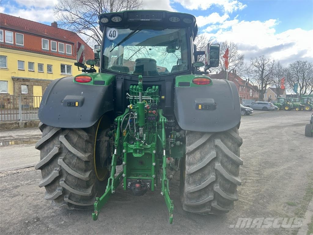 John Deere 6R215 Traktorok
