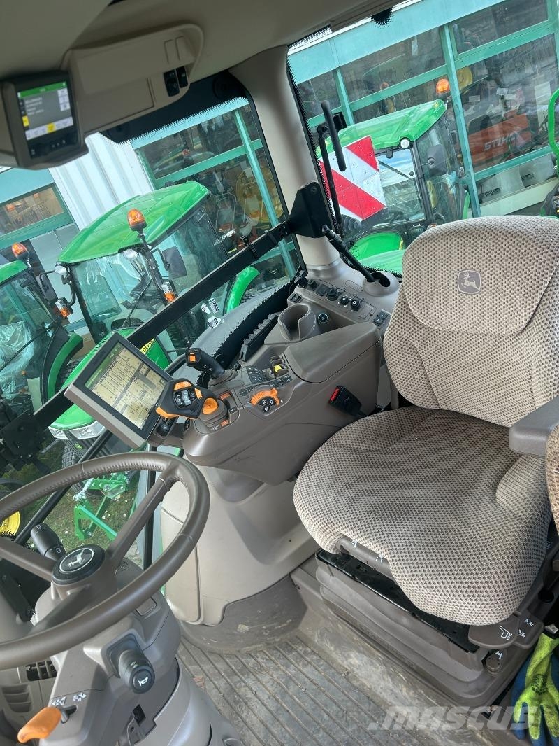 John Deere 6R215 Traktorok