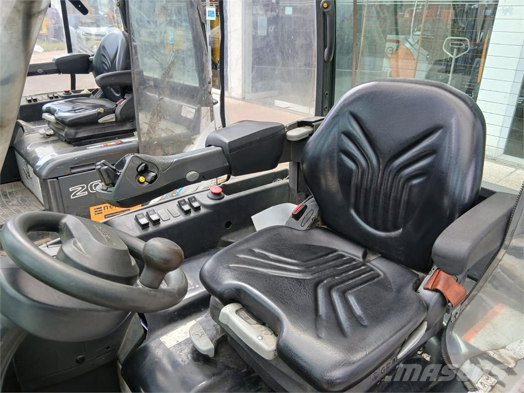 UniCarriers JAG2N1L20Q شاحنات ذات رافعات شوكية تعمل بالكهرباء