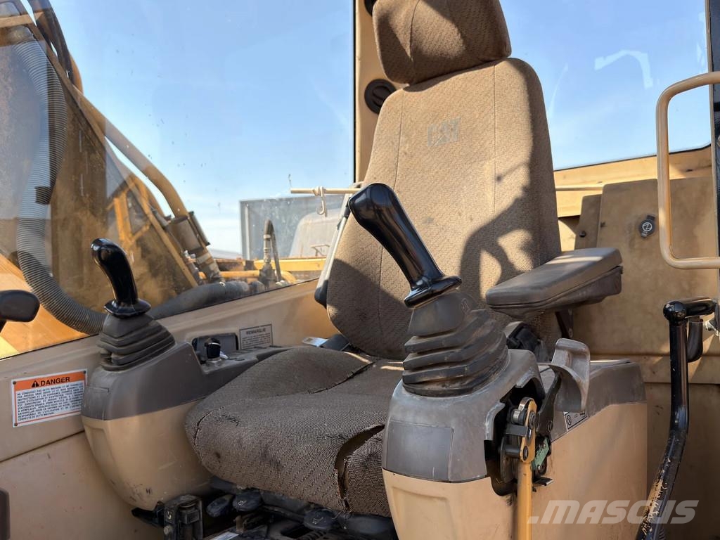 CAT 318B Tracked Excavator Roomikekskavaatorid