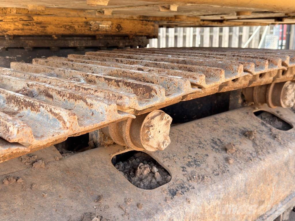 CAT 318B Tracked Excavator Roomikekskavaatorid