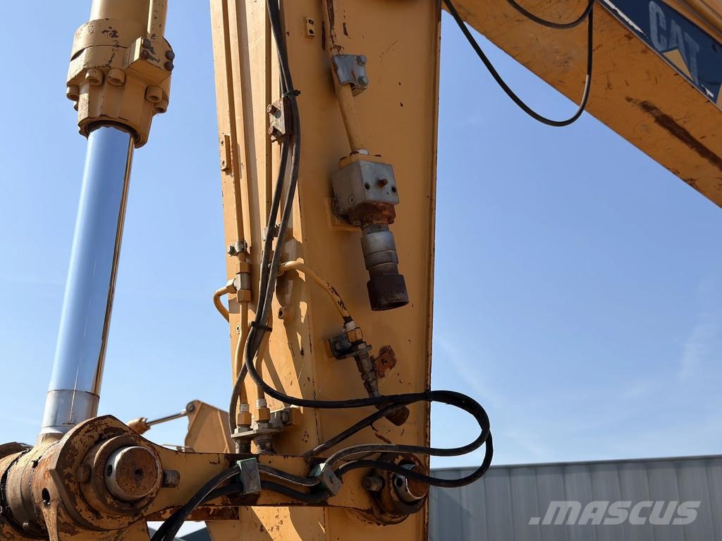 CAT 318B Tracked Excavator Roomikekskavaatorid