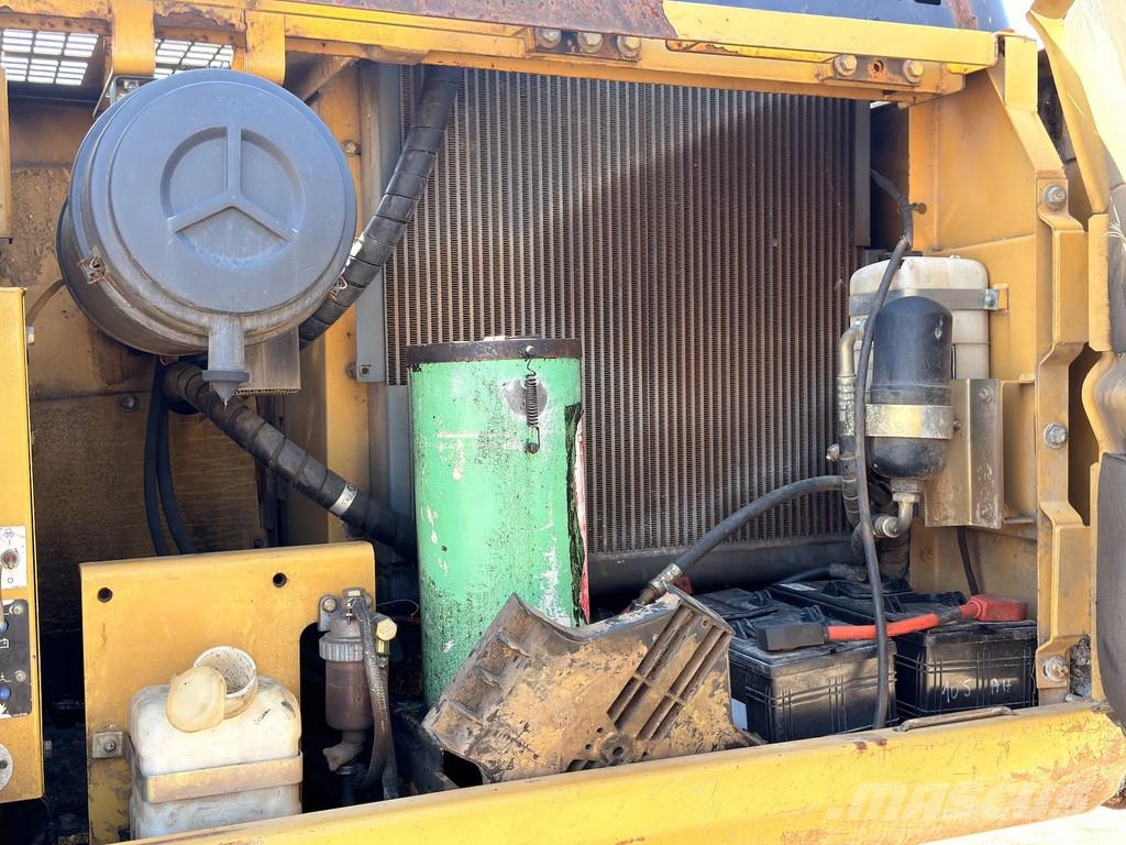 CAT 318B Tracked Excavator Roomikekskavaatorid