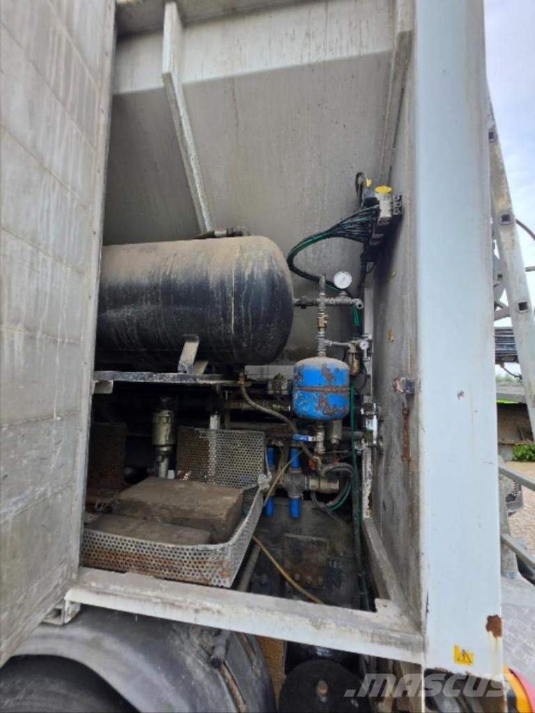 DAF CF85 /360 FAX with BREMAT 415 , CEMENT SCREEDS!! S Concrete pump trucks