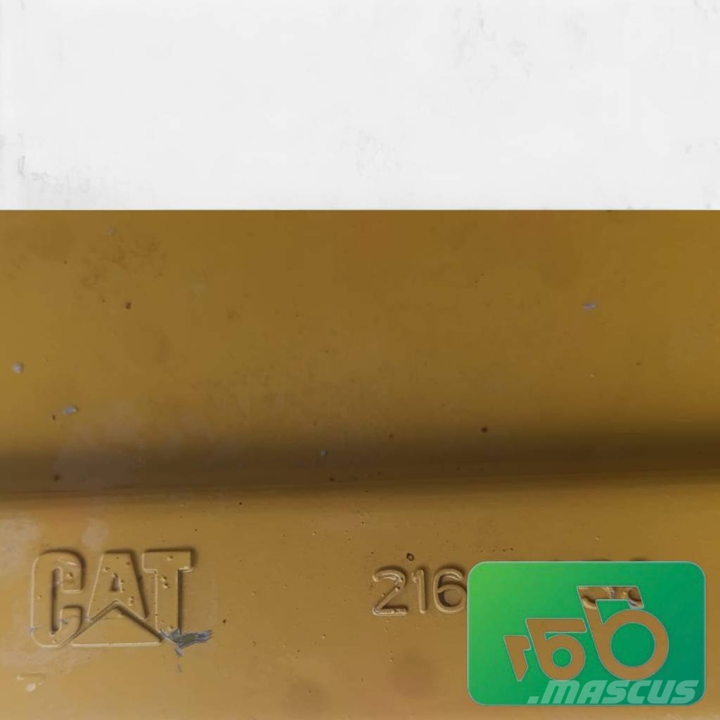 CAT TH220B Hydraulic oil tank 216-2258 Chassis and suspension
