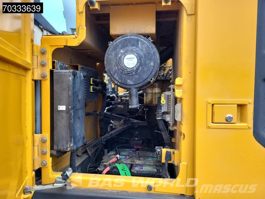 Volvo EC220 E L 3M Wide Escavadoras de rastos
