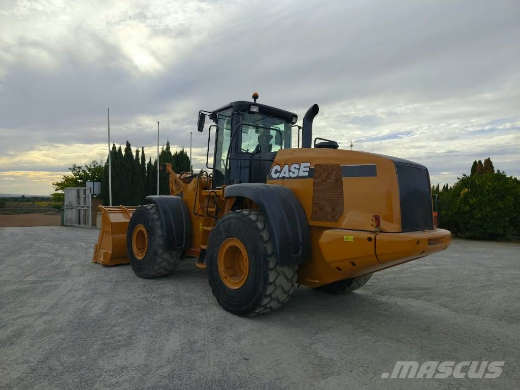 CASE 921 E Naudoti ratiniai krautuvai