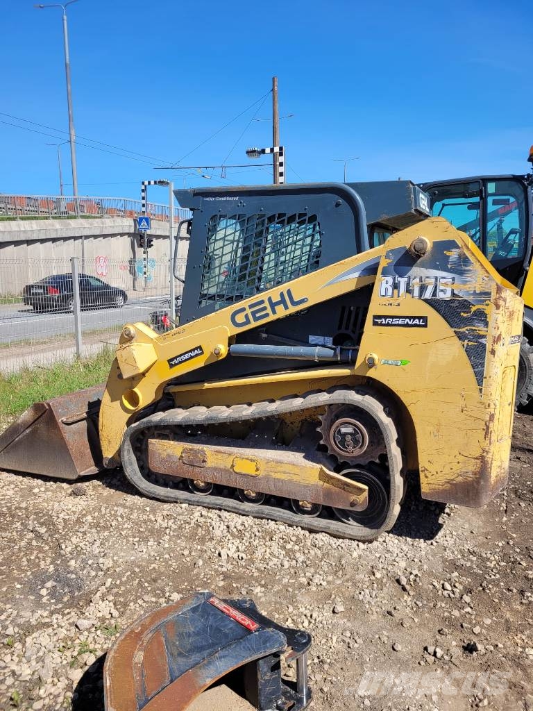 Gehl RT 175 لوادر انزلاقية التوجيه