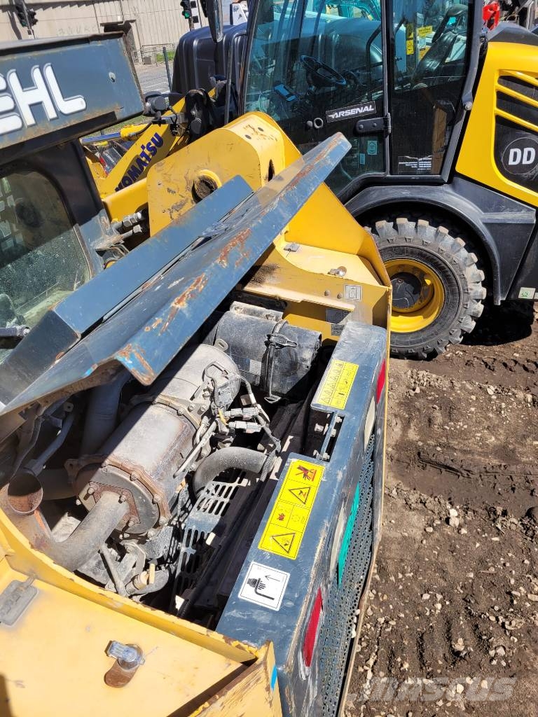 Gehl RT 175 لوادر انزلاقية التوجيه