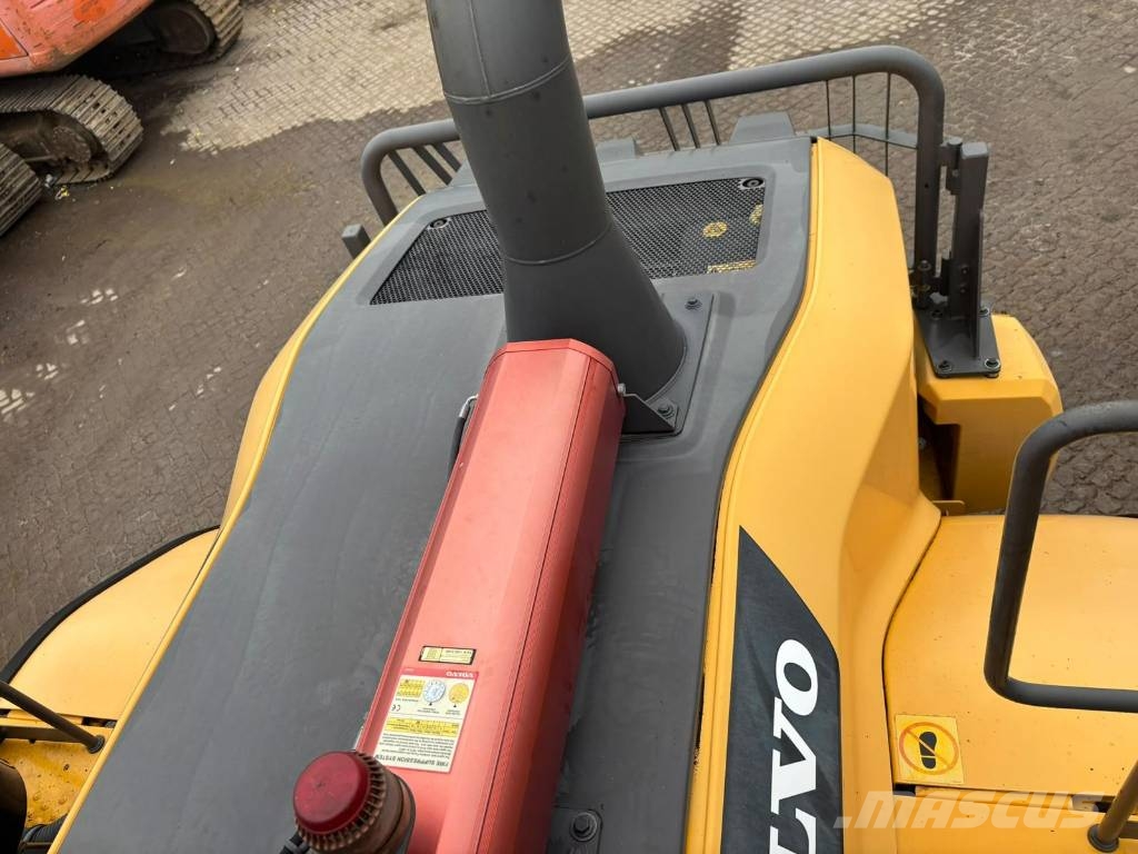 Volvo L 180 G Kolesni nakladalci