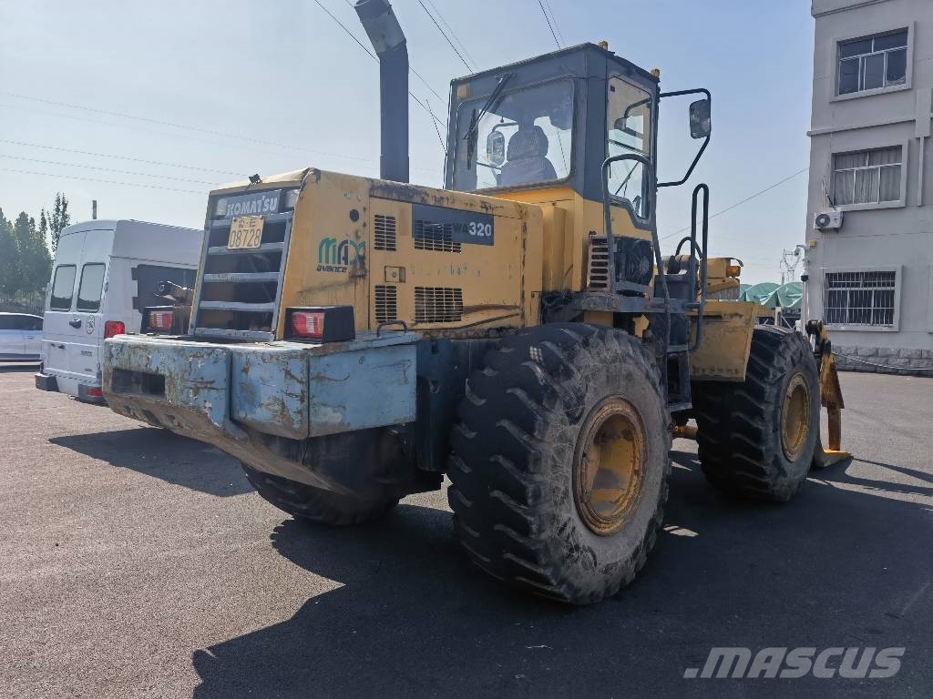 Komatsu WA 320-3 Cargadoras sobre ruedas