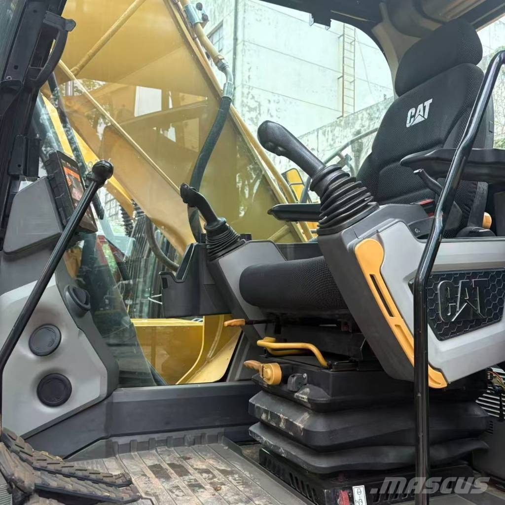 CAT 323 履带挖掘机