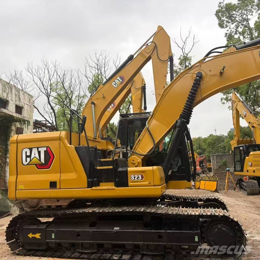 CAT 323 履带挖掘机